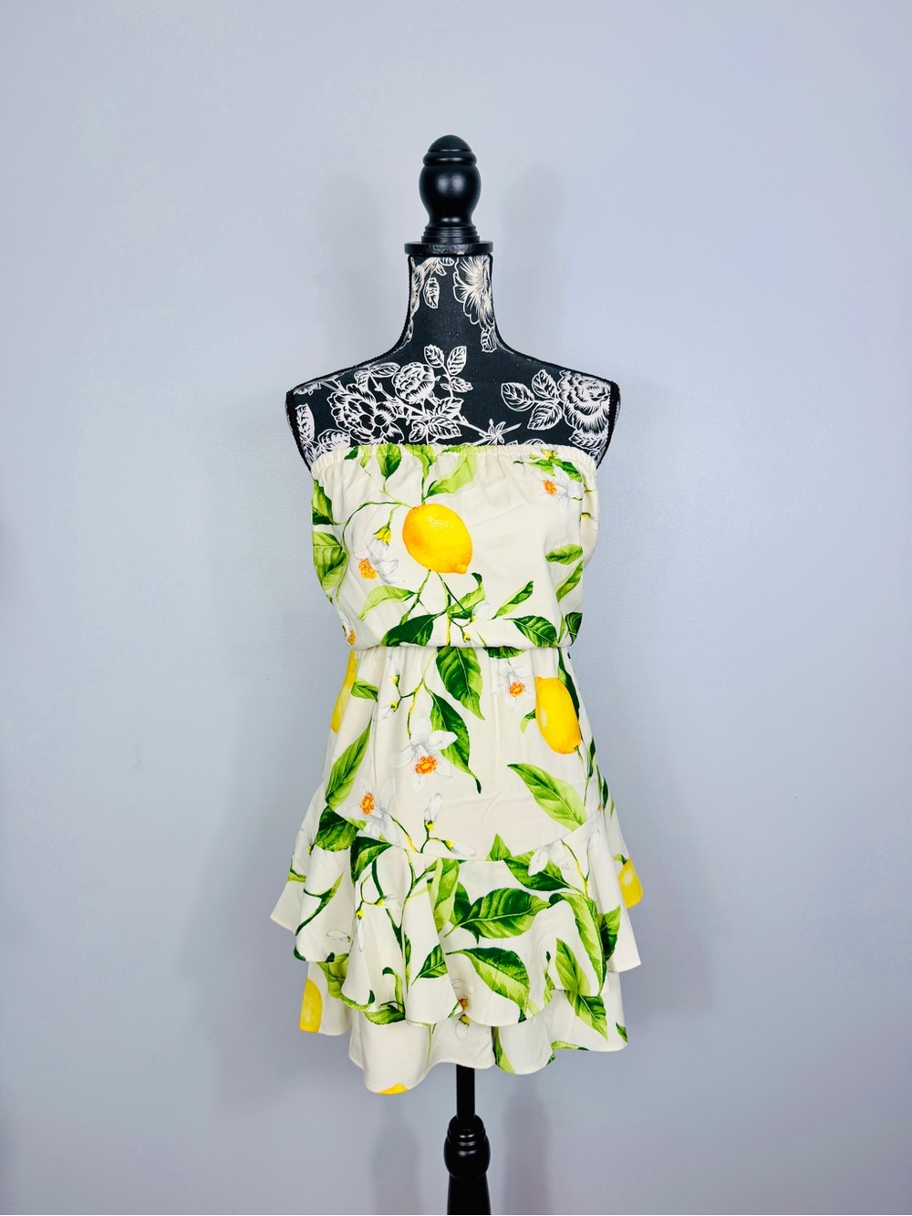 NWT Express strapless white & lemon print flowy chiffon romper size large